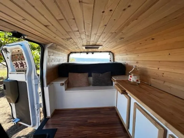 ***** Hotel Campcar Maui Jeeps Suvs Hybrid Camper Van Rentals With Equipment And Travel Advice Kahului Estados Unidos