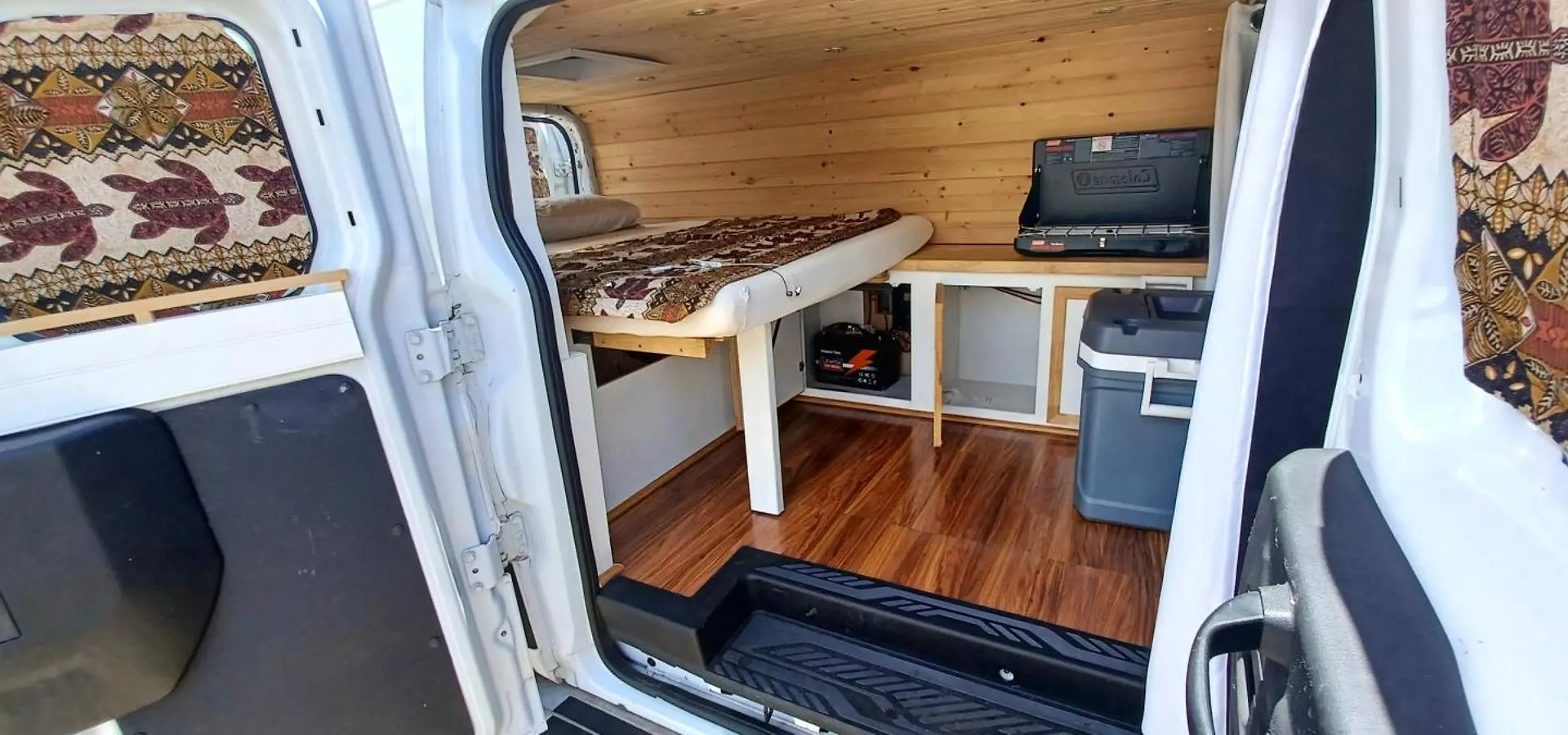 Campcar Maui Jeeps Suvs Hybrid Camper Van Rentals With Equipment And Travel Advice Kahului 5*,